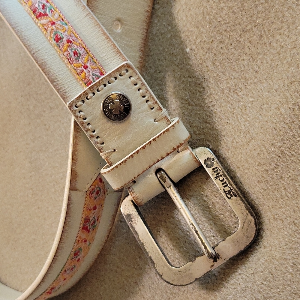 EUC LUCKY BRAND 32" AMERICA'S FAVORITE FINE QUALITY GENUINE LEATHER WITH RIBBON